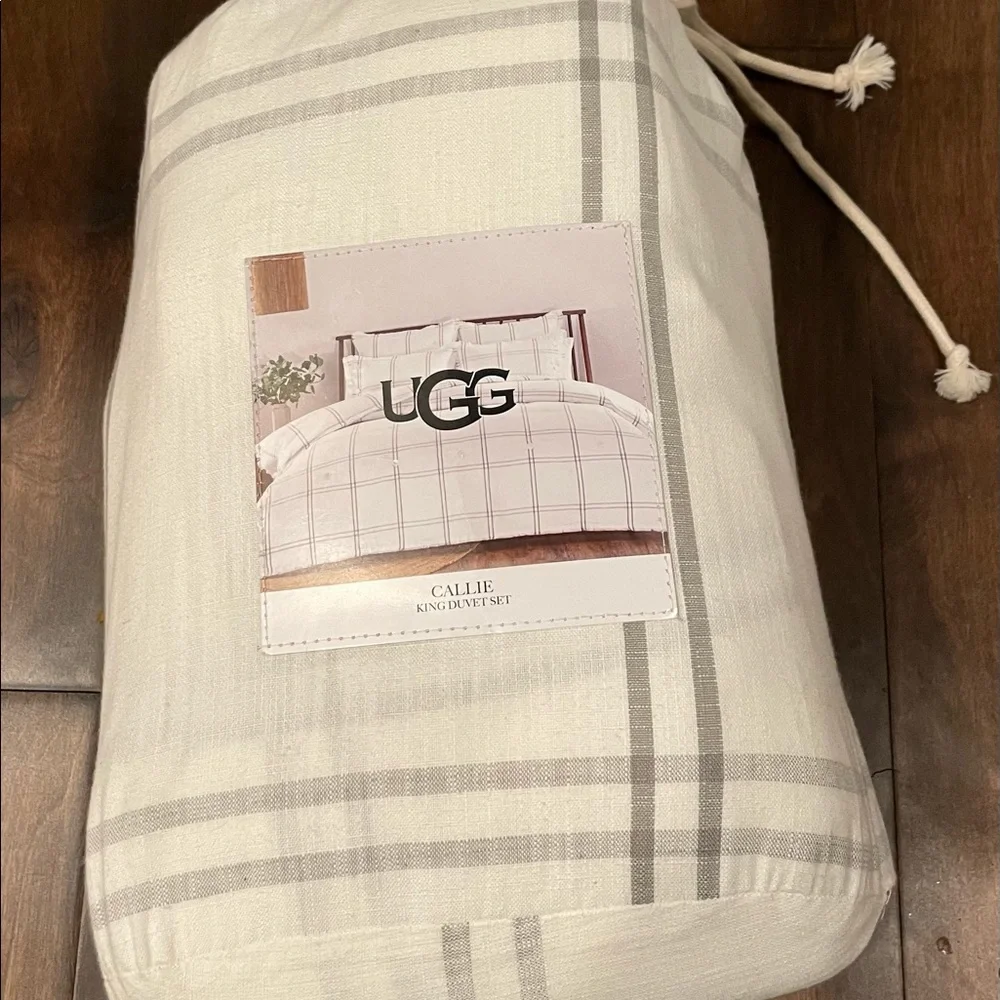 UGG Callie King Duvet set NEW-Offers of half off or more ignored or declined!!!